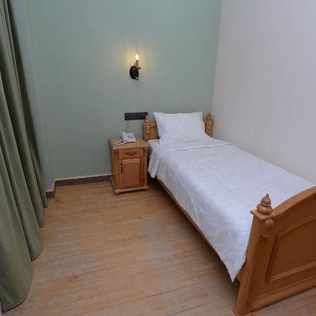 Old Avenue Hotel Ґюмрі Екстер'єр фото