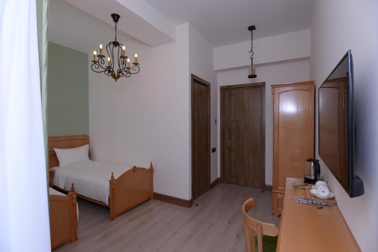 Old Avenue Hotel Ґюмрі Екстер'єр фото