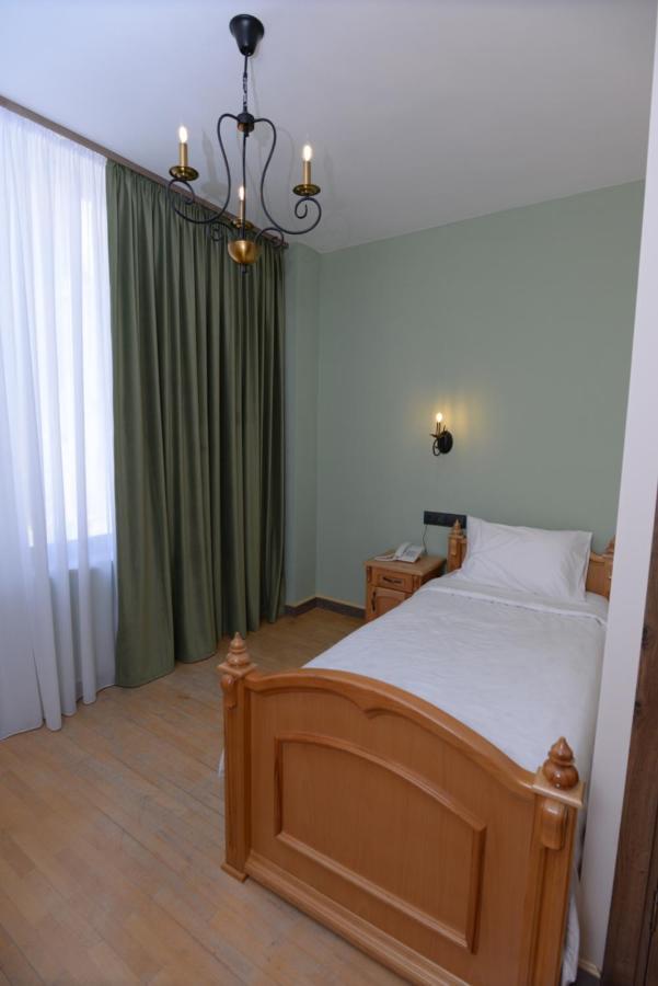 Old Avenue Hotel Ґюмрі Екстер'єр фото