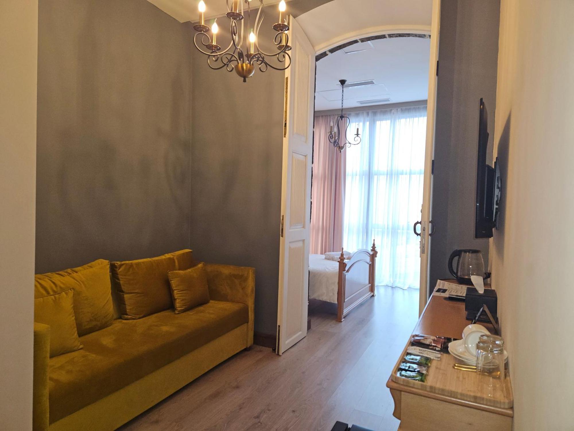 Old Avenue Hotel Ґюмрі Екстер'єр фото