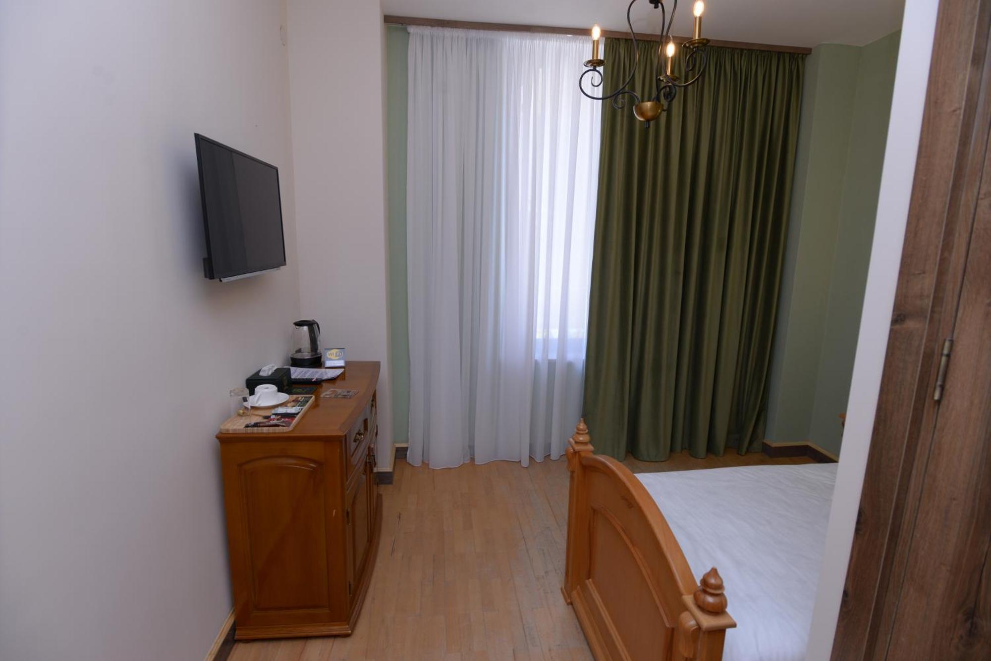 Old Avenue Hotel Ґюмрі Екстер'єр фото